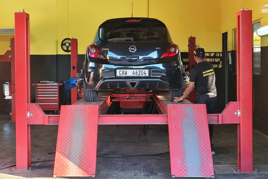 Vehicle on the alignment ramp at Palm Tyre